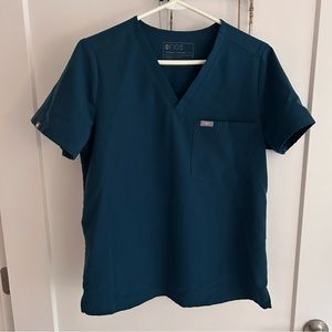 Caribbean Blue Figs scrubs in Catarina top sized M and Zamora joggers size L